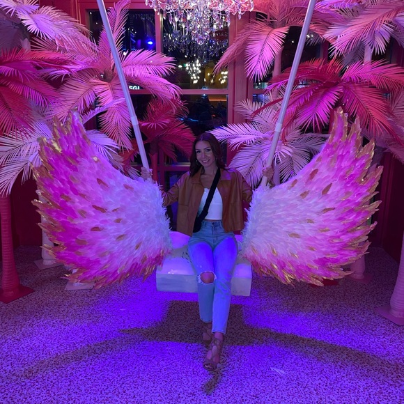 Meet your Posher, Lindsay - Picture 3 of 11